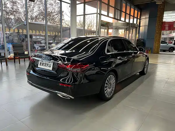 Mercedes-Benz E-Class 2022