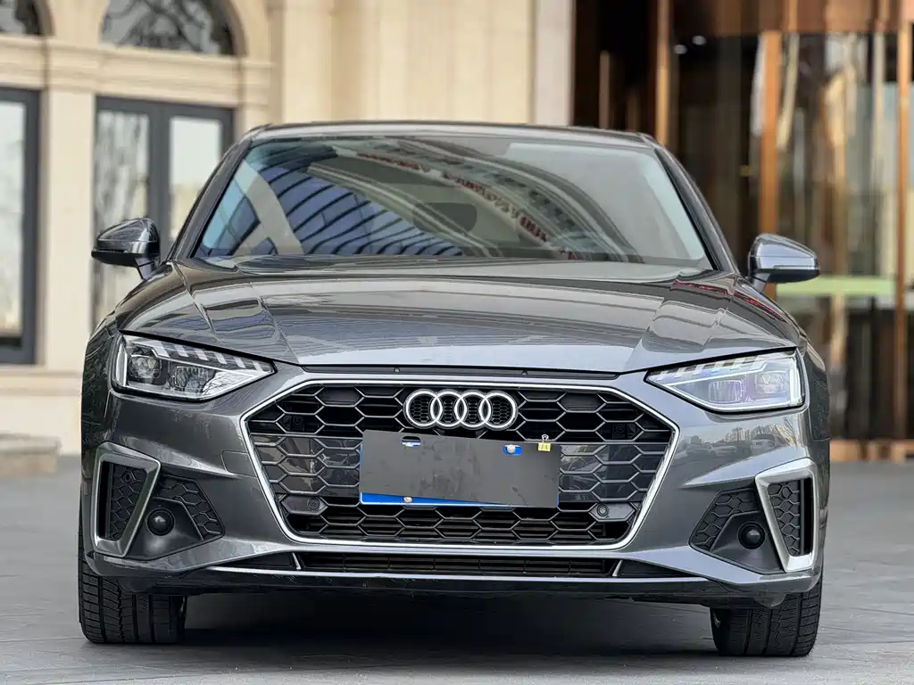 Audi A4L 2022 — фото 2