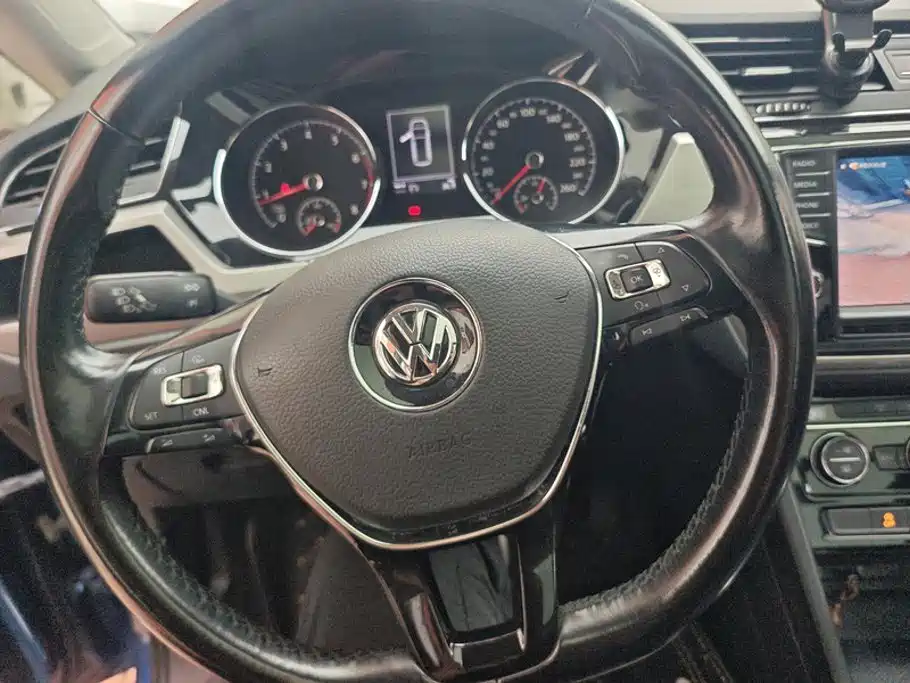Volkswagen Touran 2018 — фото 15