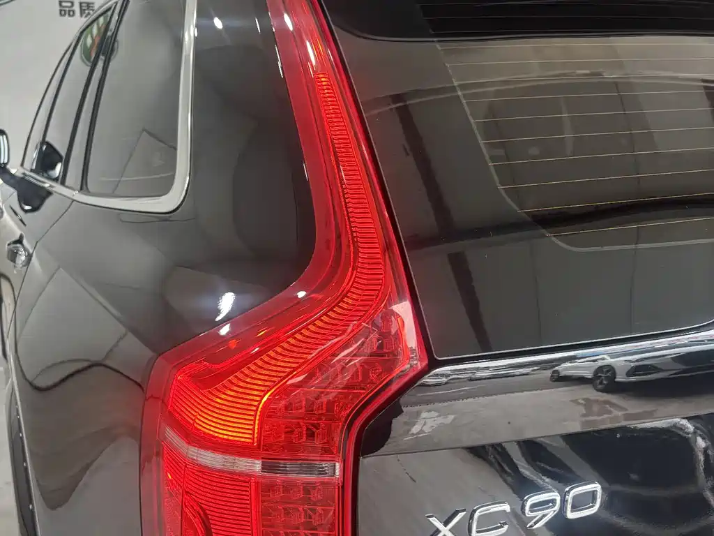 Volvo XC90 2023 — фото 10