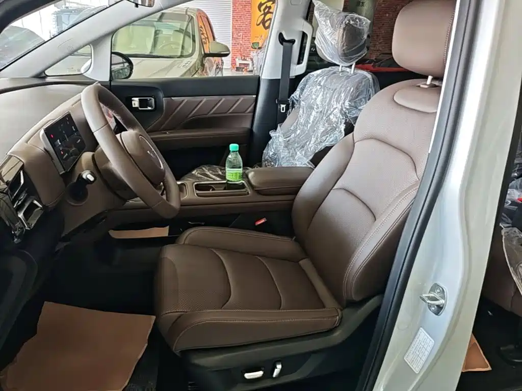 Wuling Starlight 730 New Energy 2025 — фото 15