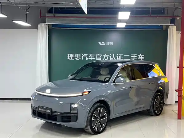 Li Auto L8 2025
