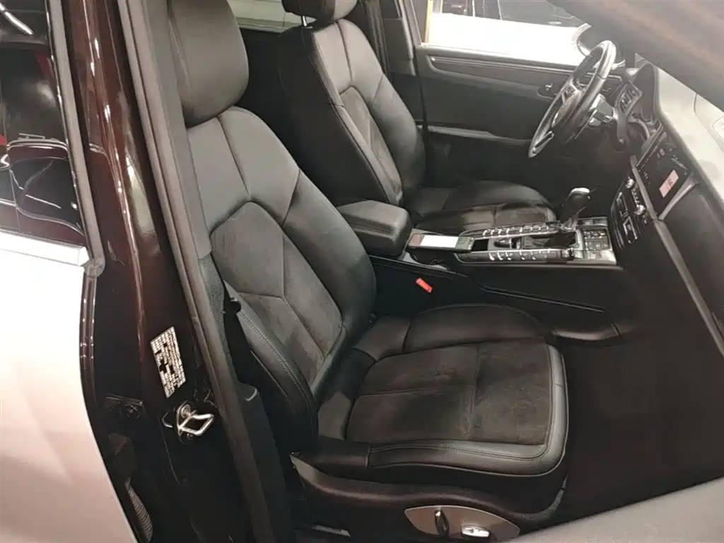 Porsche Macan 2021 — фото 25