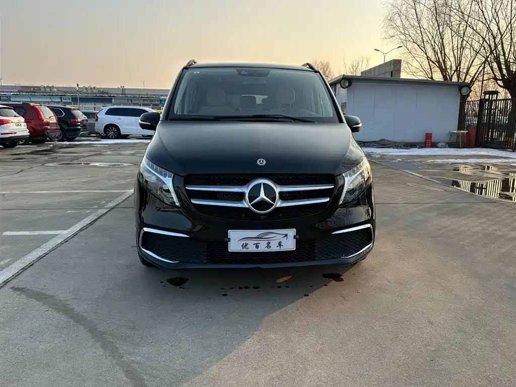 Mercedes-Benz V-Class 2023 — фото 13