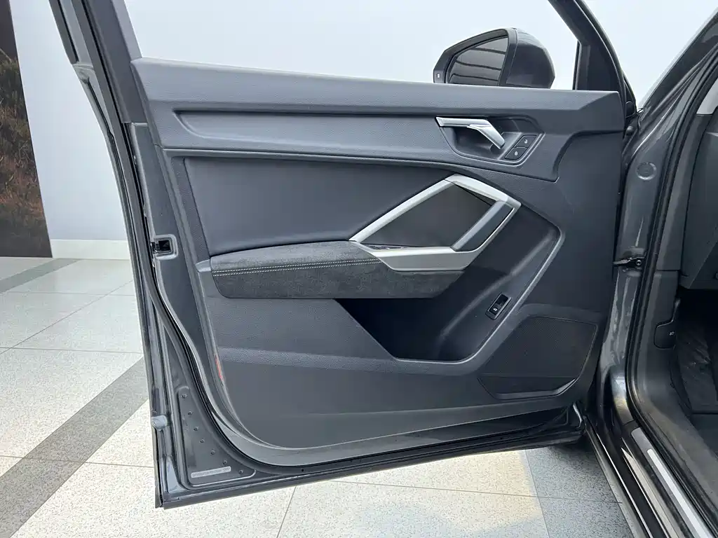 Audi Q3 2022 — фото 24