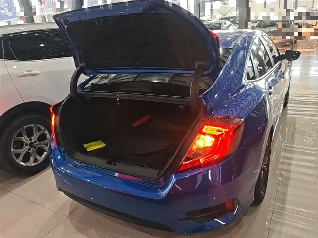 Honda Civic 2020 — фото 19