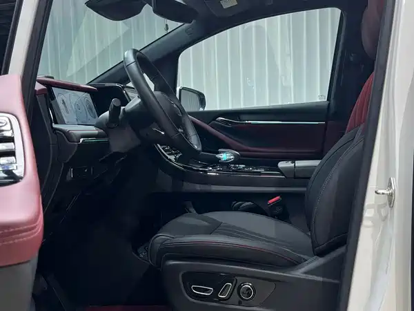 GAC Trumpchi M8 2024