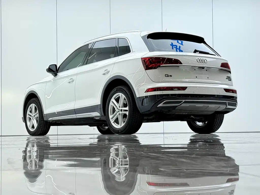 Audi Q5L 2024 — фото 14