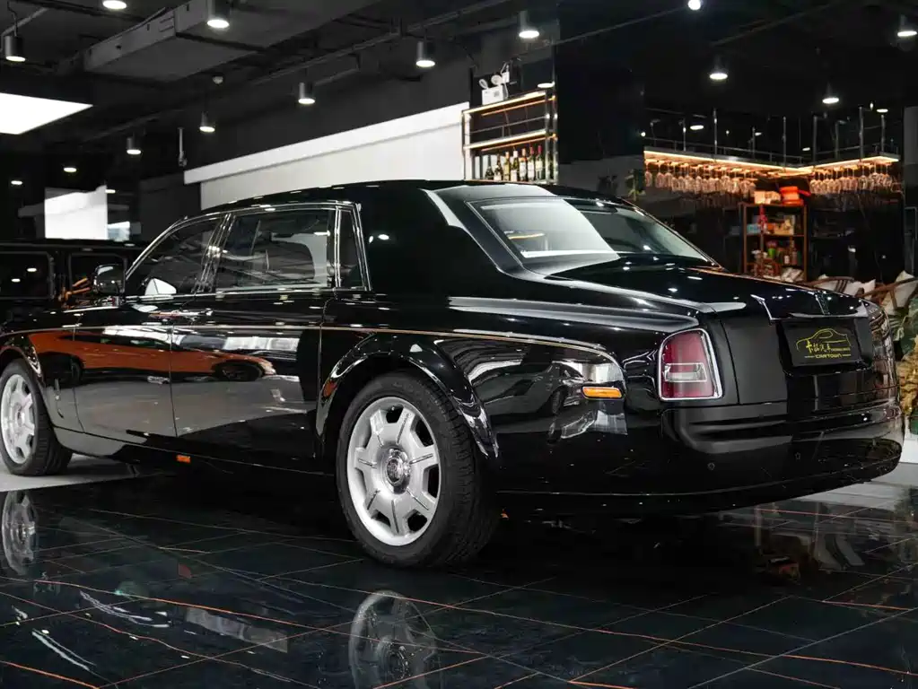 Rolls-Royce Phantom 2011 — фото 55