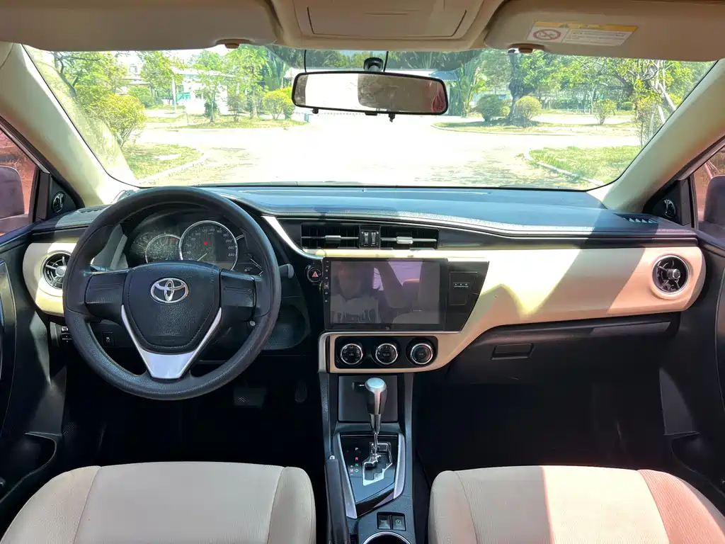 Toyota Corolla 2017 — фото 12