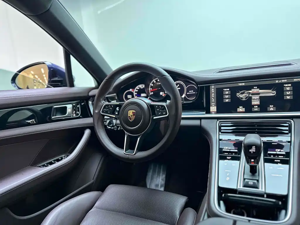 Porsche Panamera 2017 — фото 15