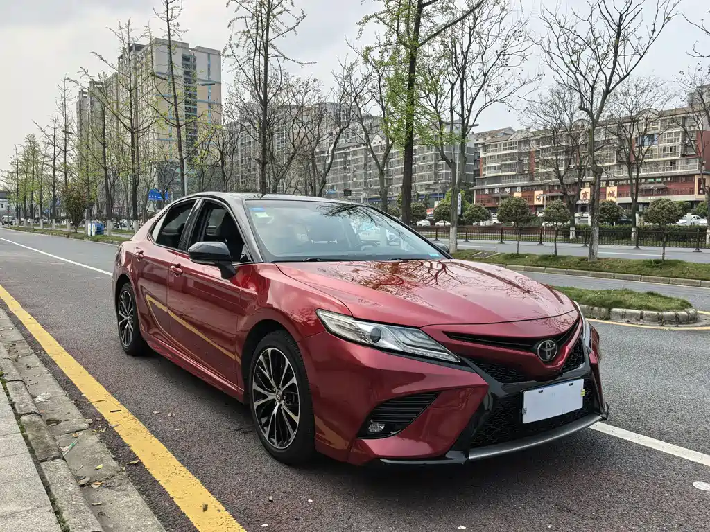 Toyota Camry 2019 — фото 3
