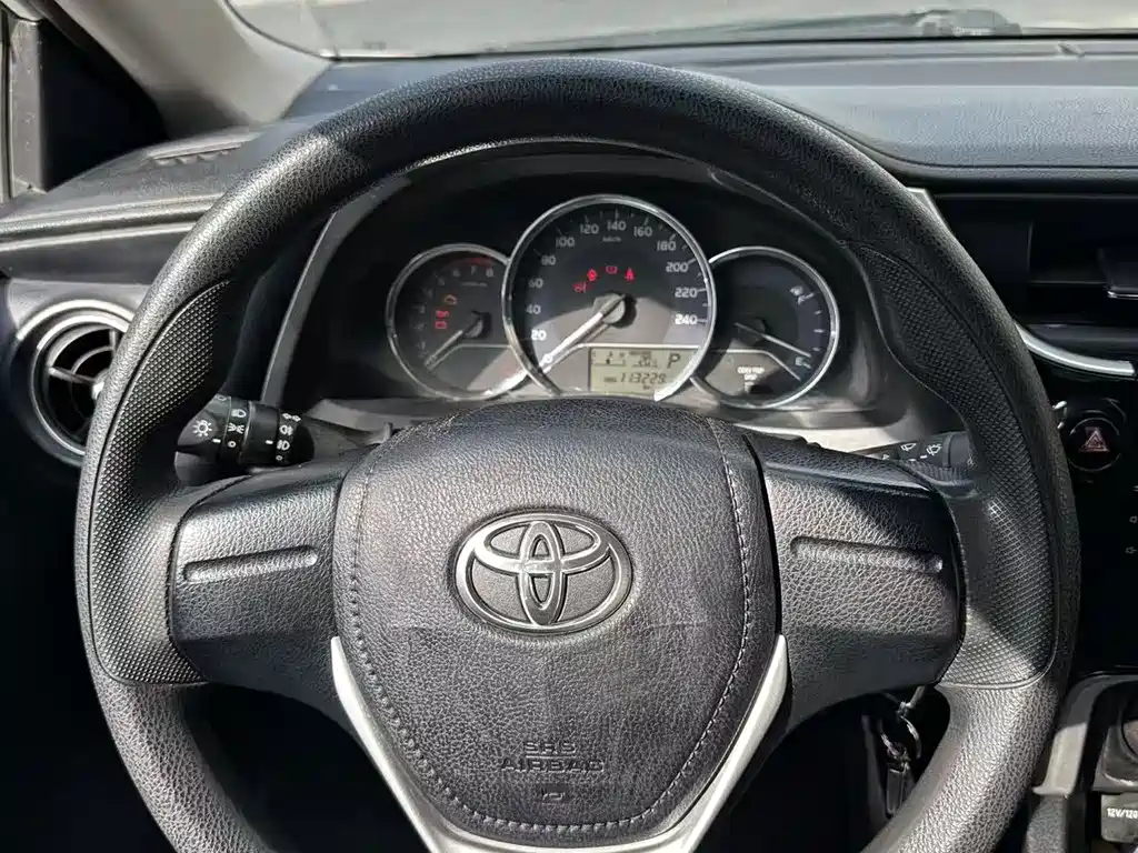 Toyota Corolla 2019 — фото 8