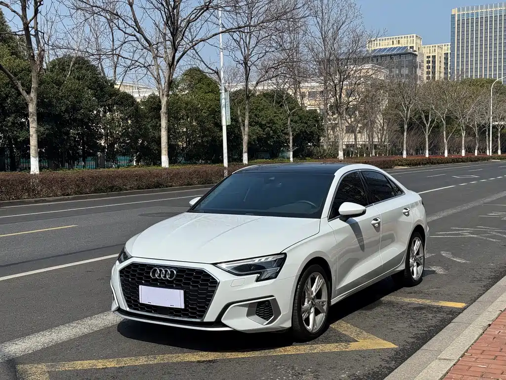 Audi A3 2021 — фото 1