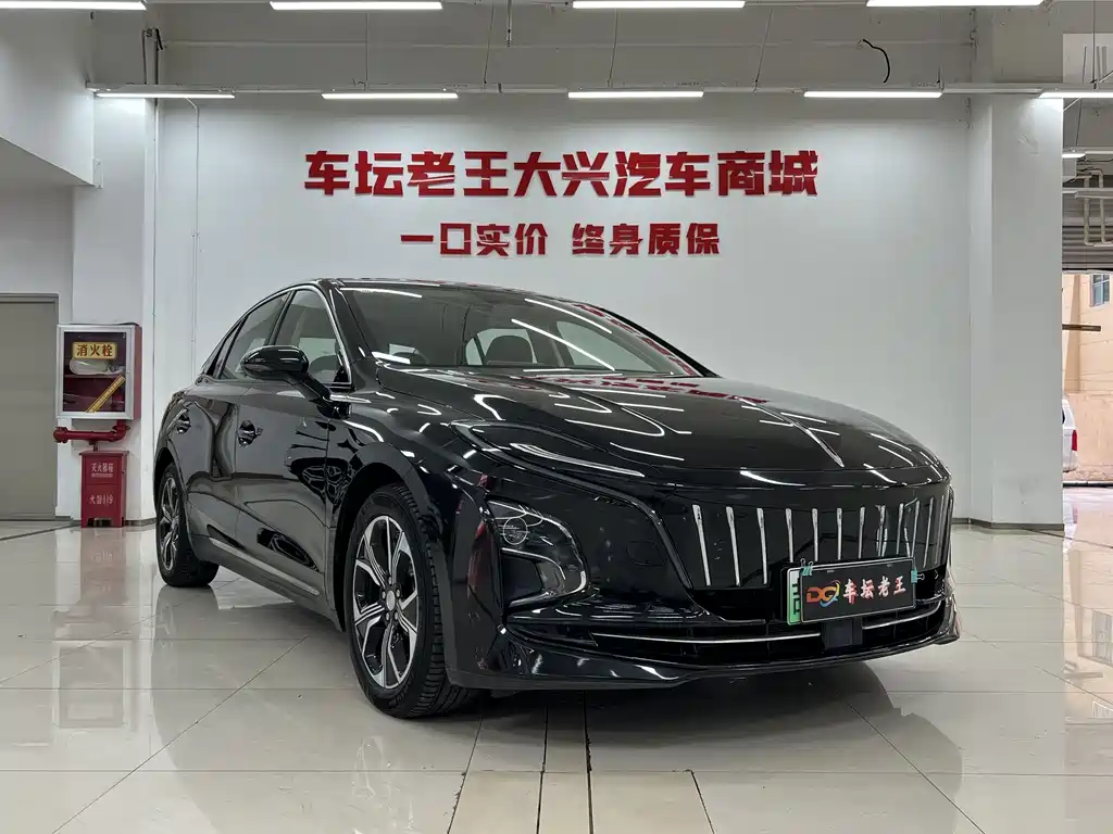 Hongqi E-QM5 2024 — фото 3