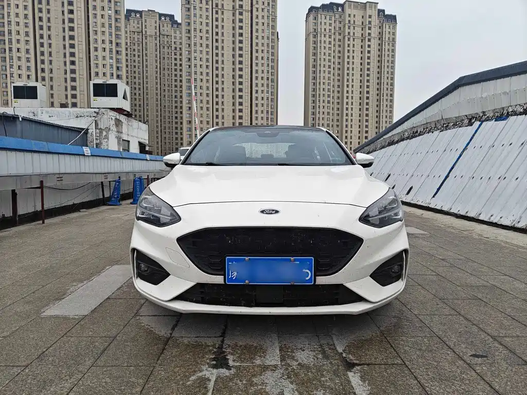 Ford Focus 2019 — фото 2