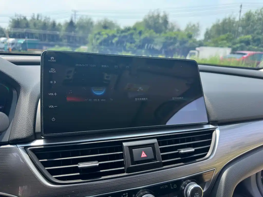 Honda Accord 2022 — фото 17