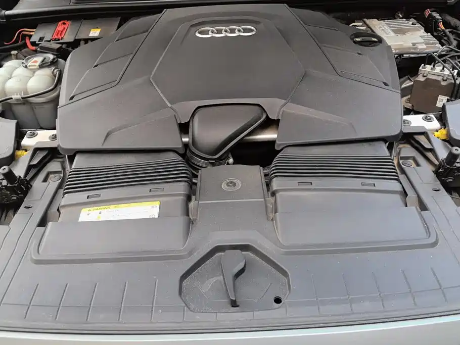 Audi Q8 2020 — фото 10
