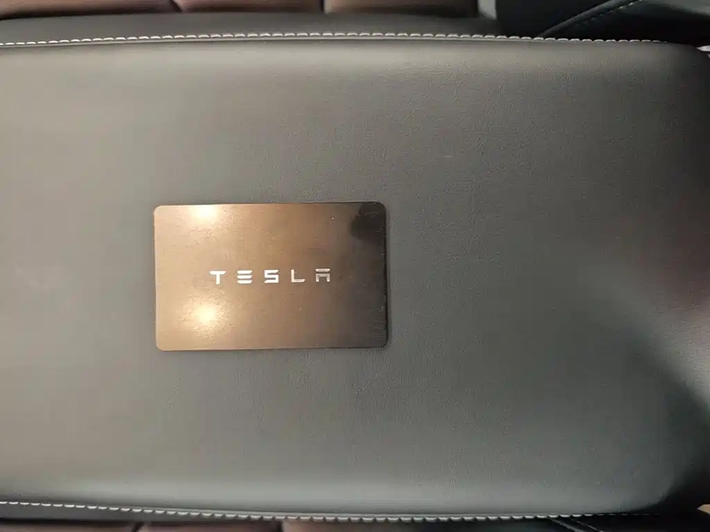 Tesla Model Y 2022 — фото 9