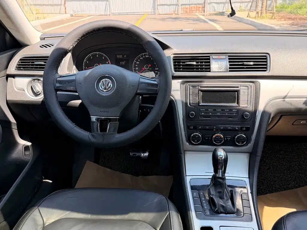 Volkswagen Passat 2014 — фото 14