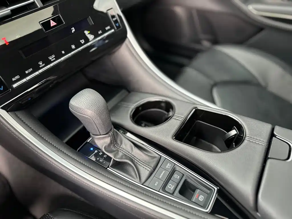Toyota Avalon 2023 — фото 10