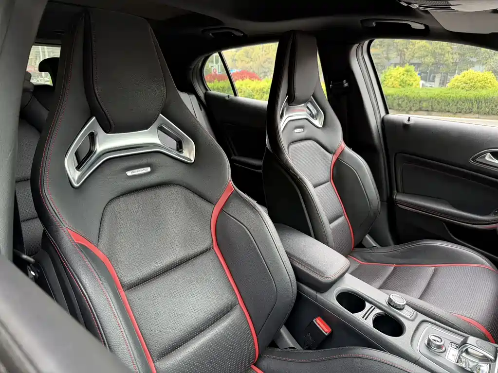 Mercedes-Benz GLA AMG 2018 — фото 14