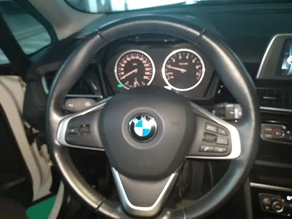 BMW 2 Series Station Wagon 2015 — фото 11