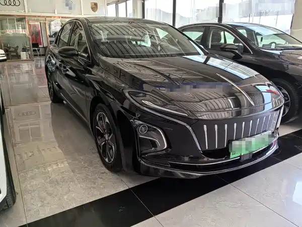 Hongqi E-QM5 2024