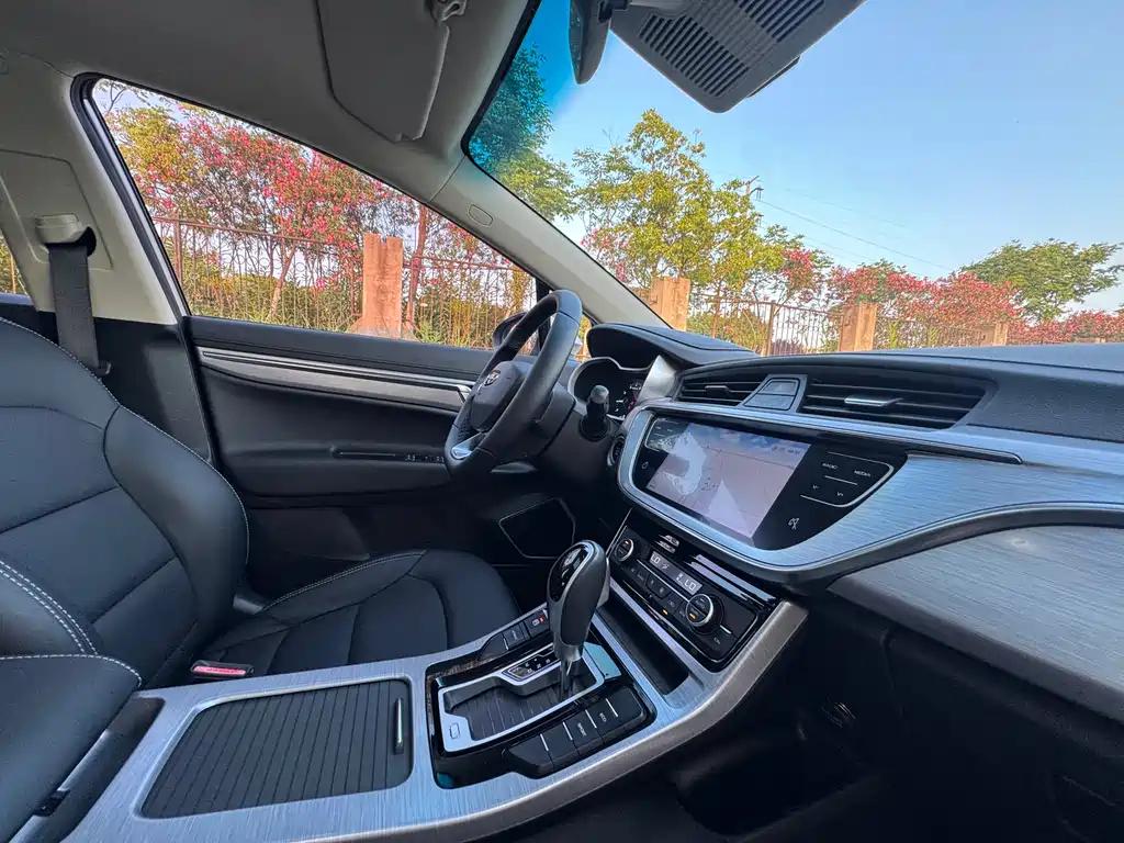 Geely Emgrand GS 2020 — фото 18