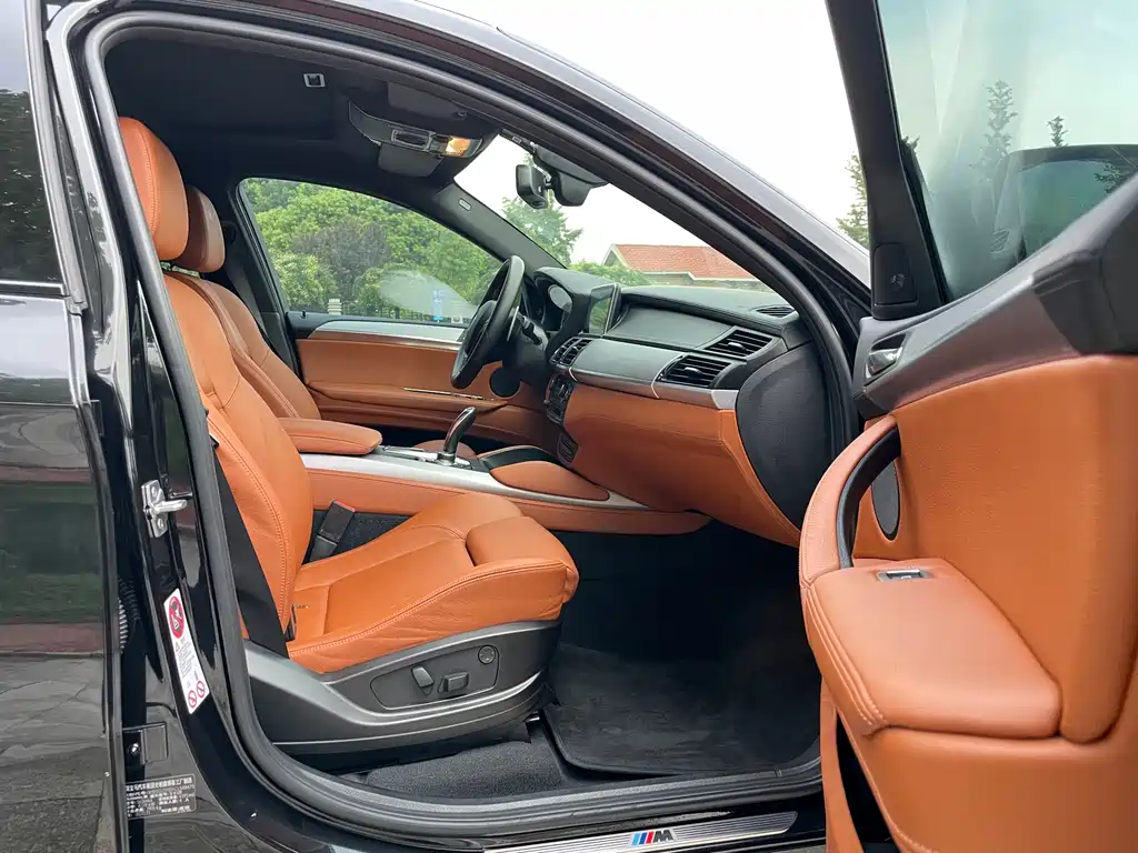BMW X6 M 2013 — фото 16