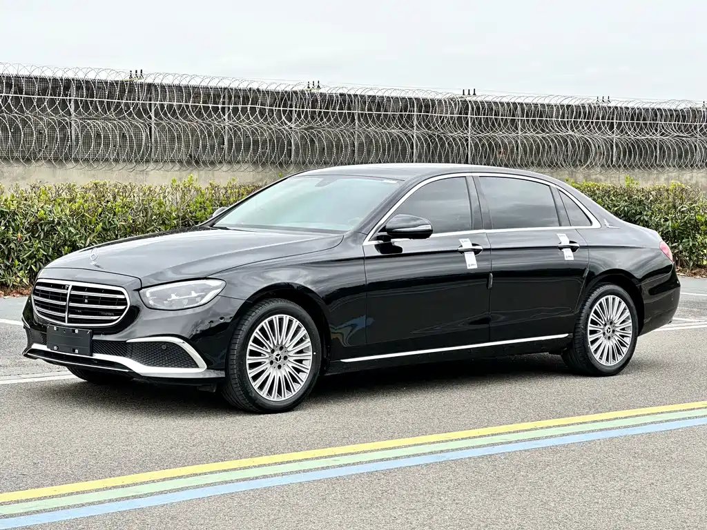 Mercedes-Benz E-Class 2023 — фото 1