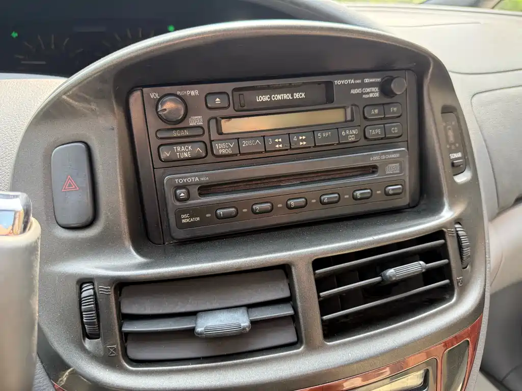 Toyota Previa 2003 — фото 13