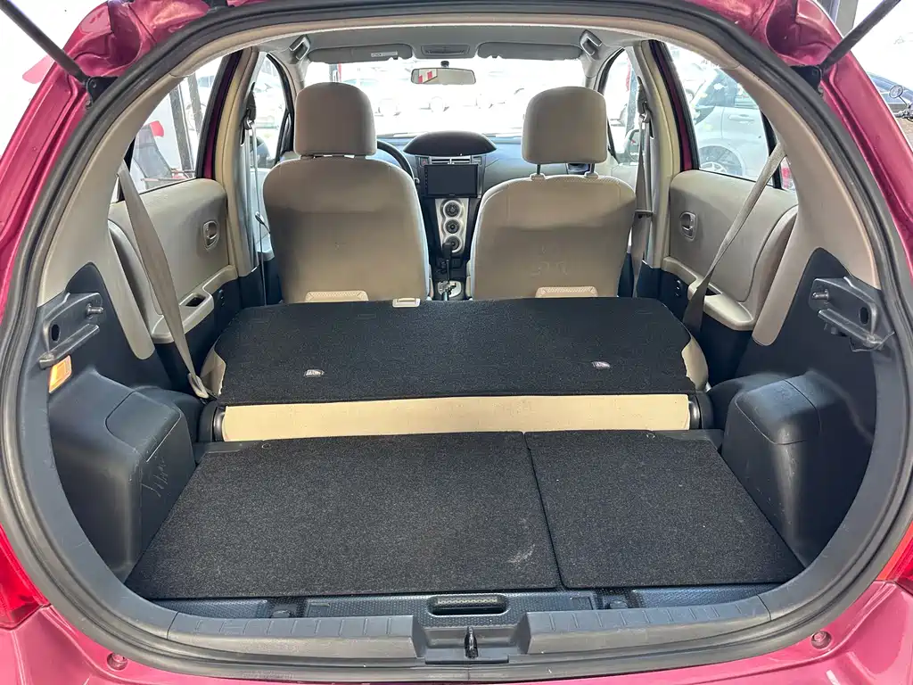 Toyota Yaris L 2008