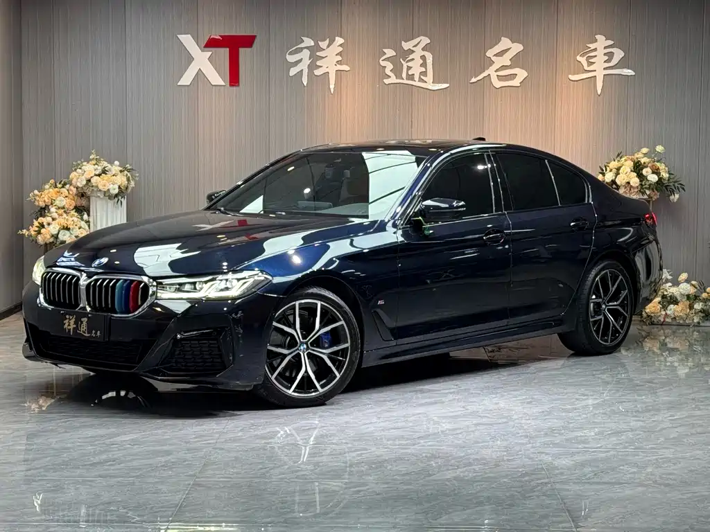 BMW 5 Series 2022 — фото 1