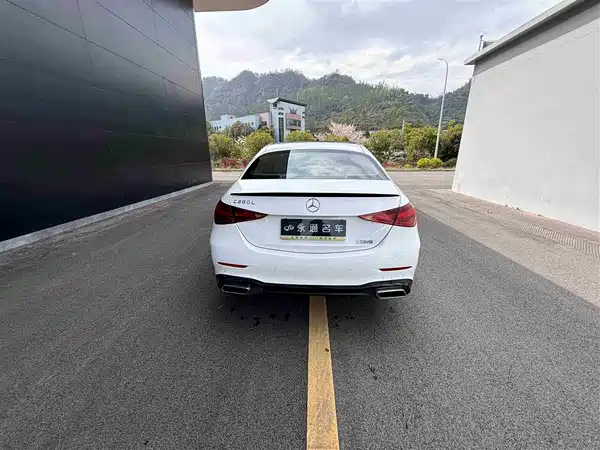 Mercedes-Benz C-Class 2024