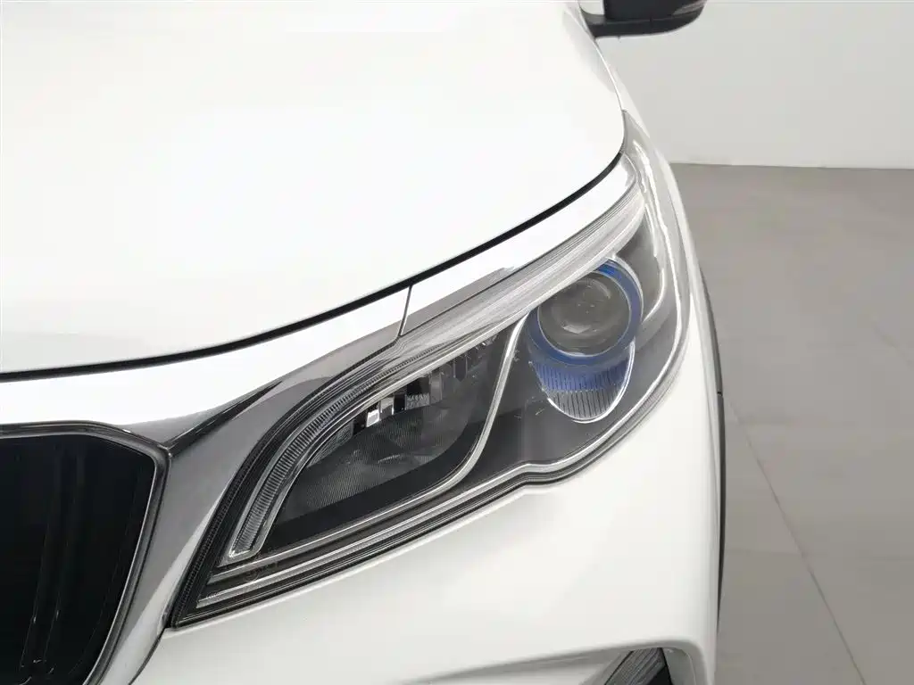 Geely Vision X3 2022 — фото 7