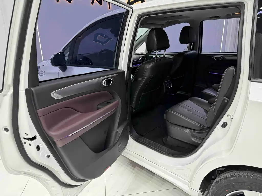 GAC Motor Trumpchi M6 2022 — фото 19