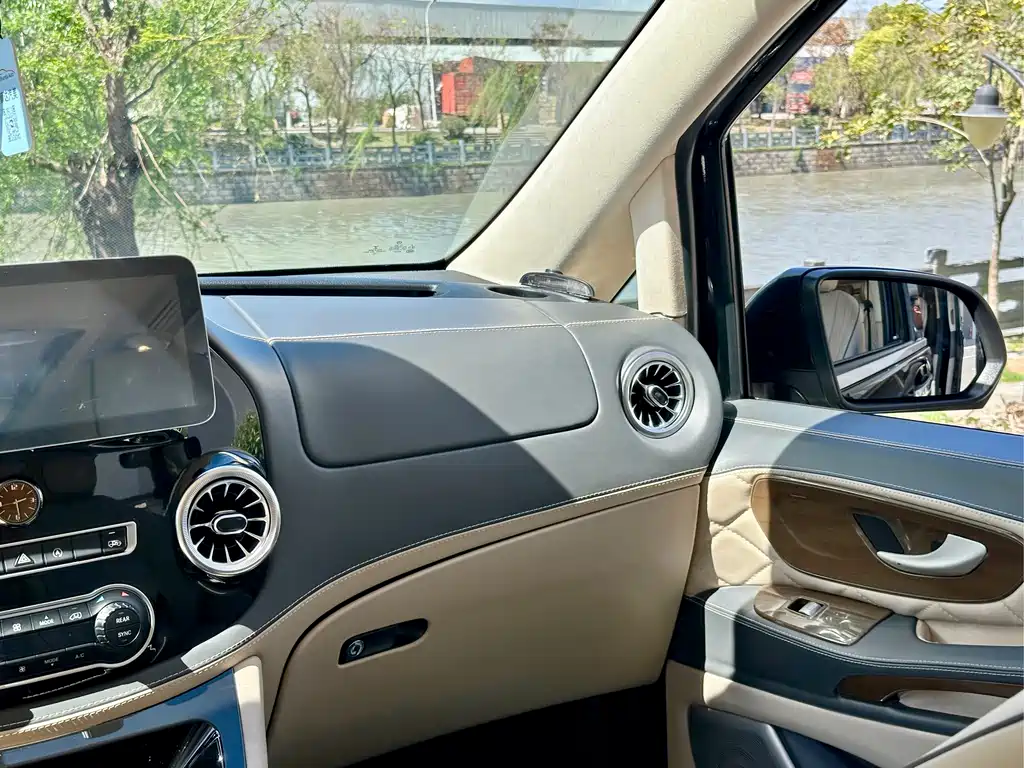 Mercedes-Benz Vito 2022 — фото 17