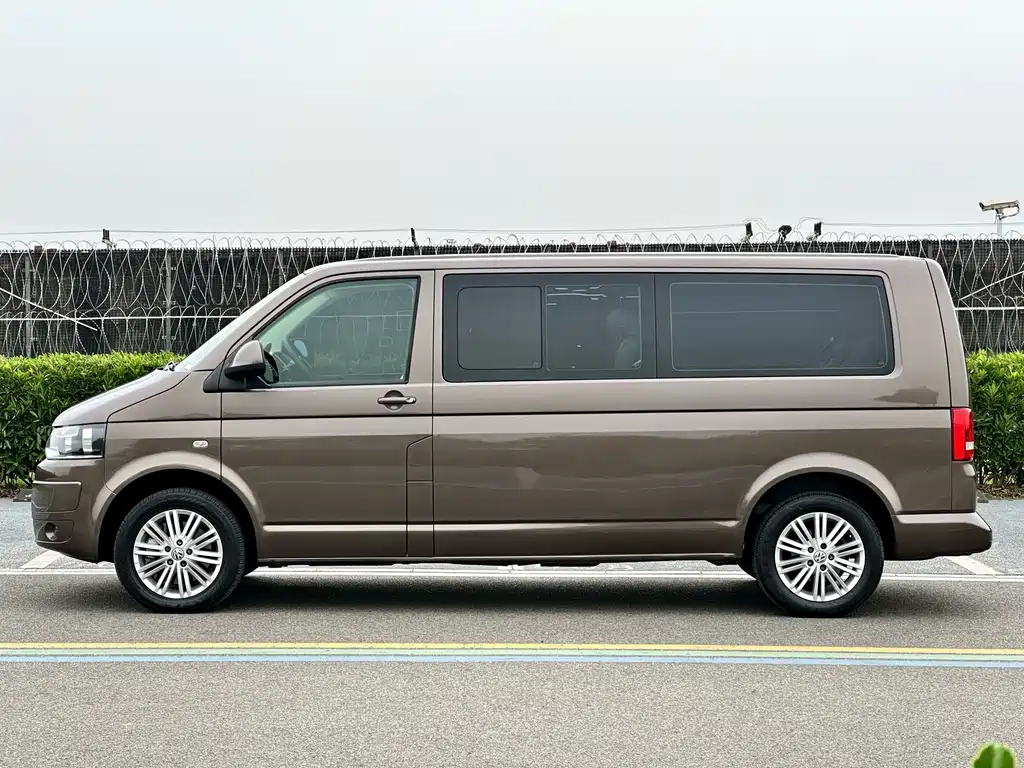 Volkswagen Caravelle 2015 — фото 4