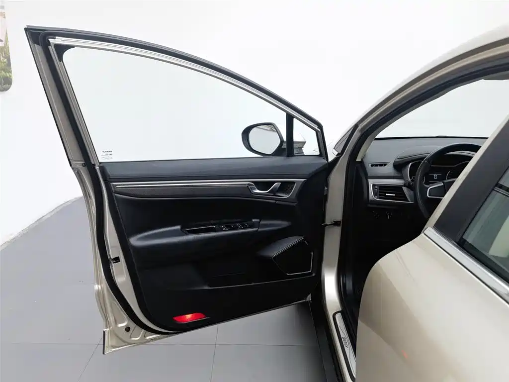 Geely Emgrand GS 2016 — фото 8