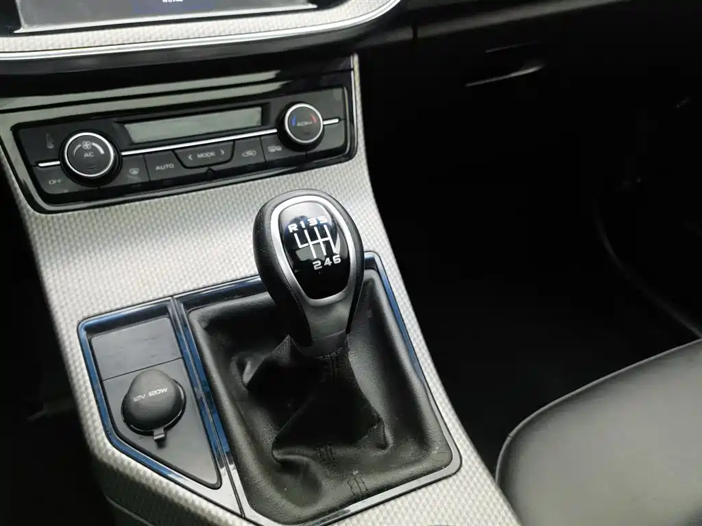 Geely Emgrand GS 2016 — фото 13