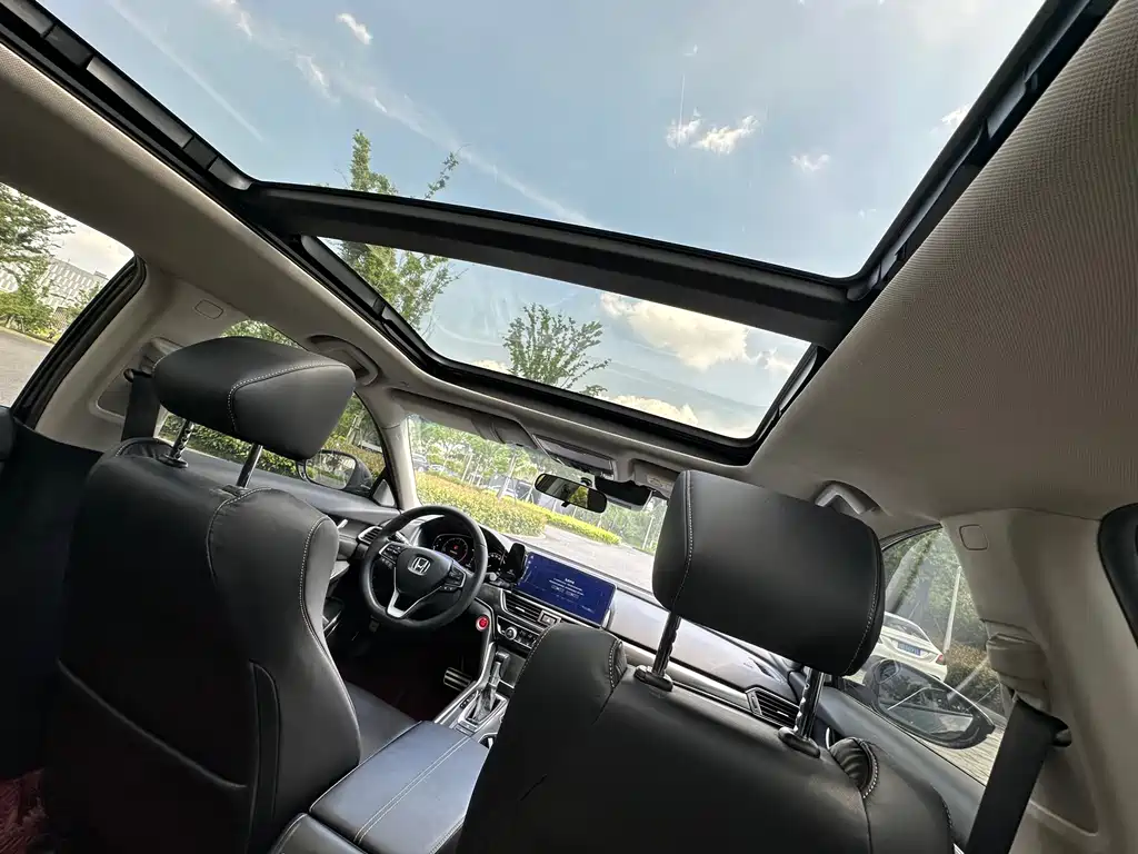Honda Accord 2023 — фото 11