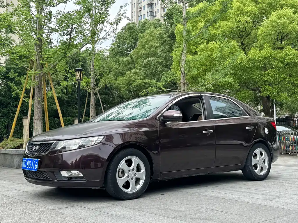 Kia Forte 2010 — фото 6