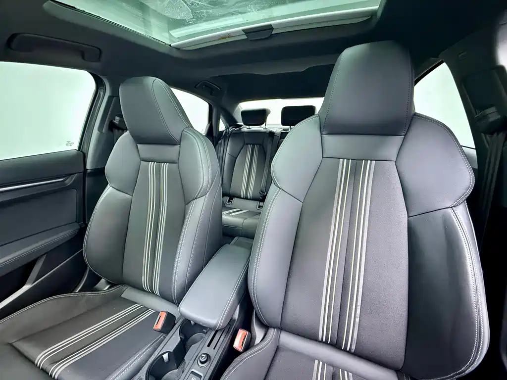Audi A3 2023 — фото 11