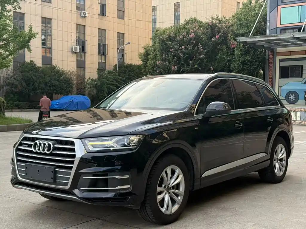 Audi Q7 2016 — фото 1