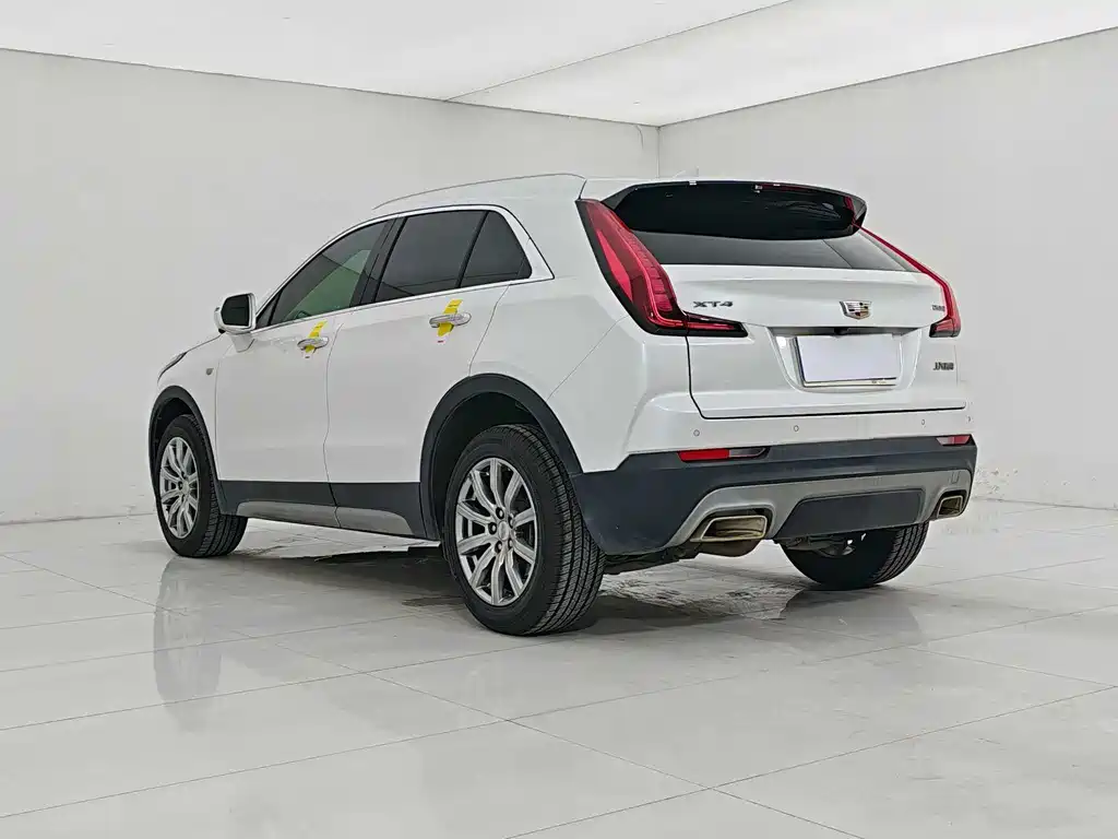 Cadillac XT4 2021 — фото 6