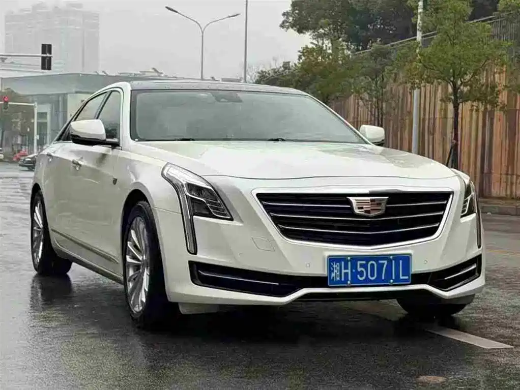 Cadillac CT6 2017 — фото 1