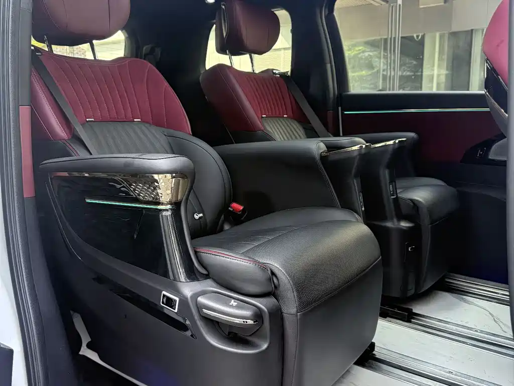 GAC Motor Trumpchi M8 2022 — фото 13