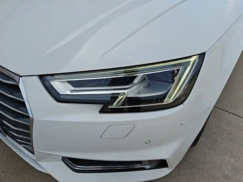 Audi A4L 2018 — фото 24