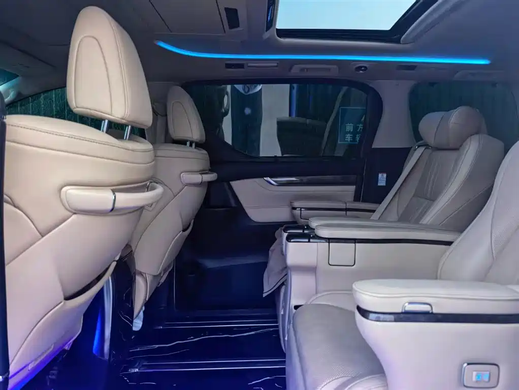 Toyota Alphard 2021 — фото 8